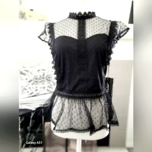 🩷NEW -cute and elegant top with sheer top and sheer ruffled bottom💋